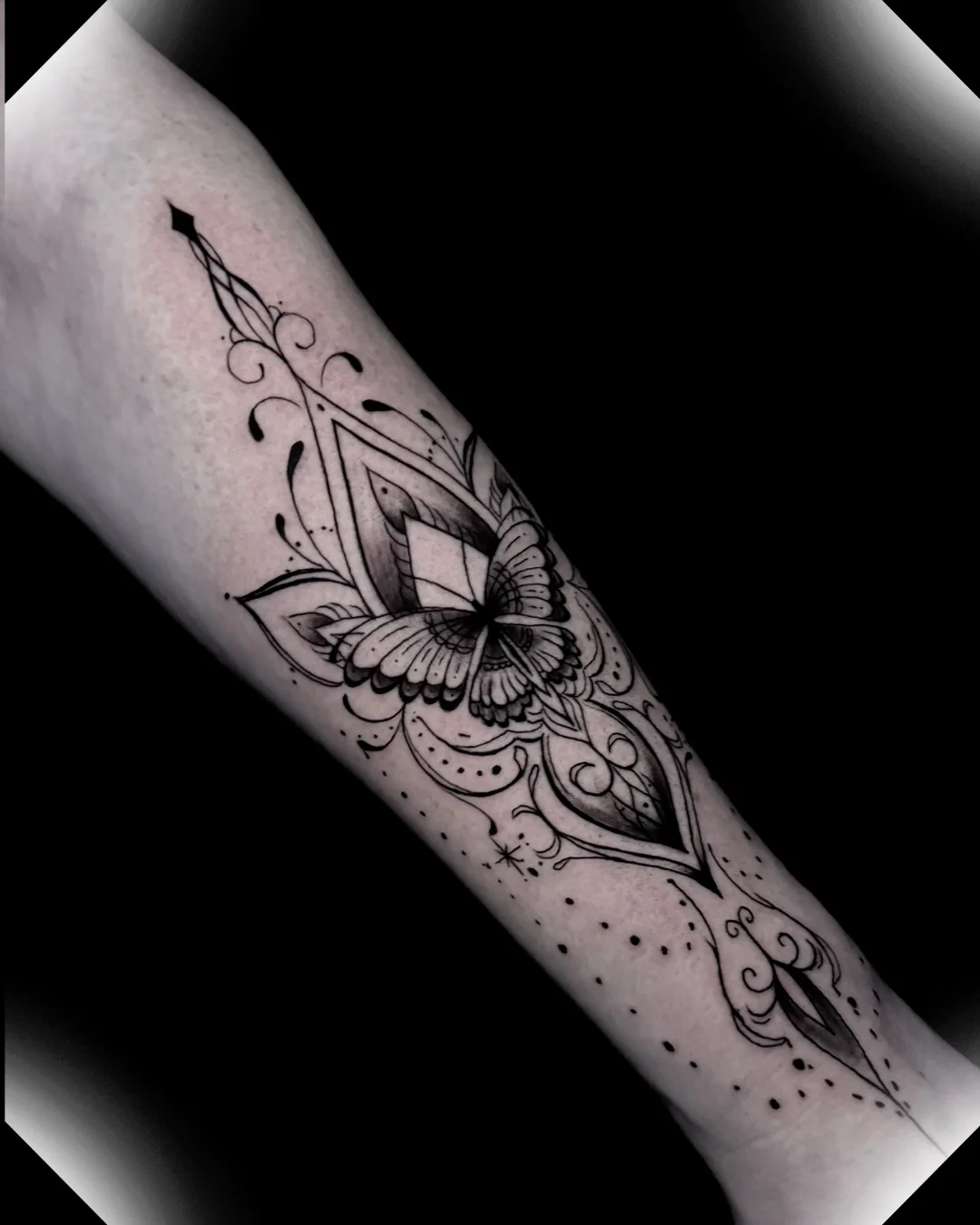 pillmandala — Fineline Tattoo Bern Solothurn — Berkunst Tattoo Utzenstorf