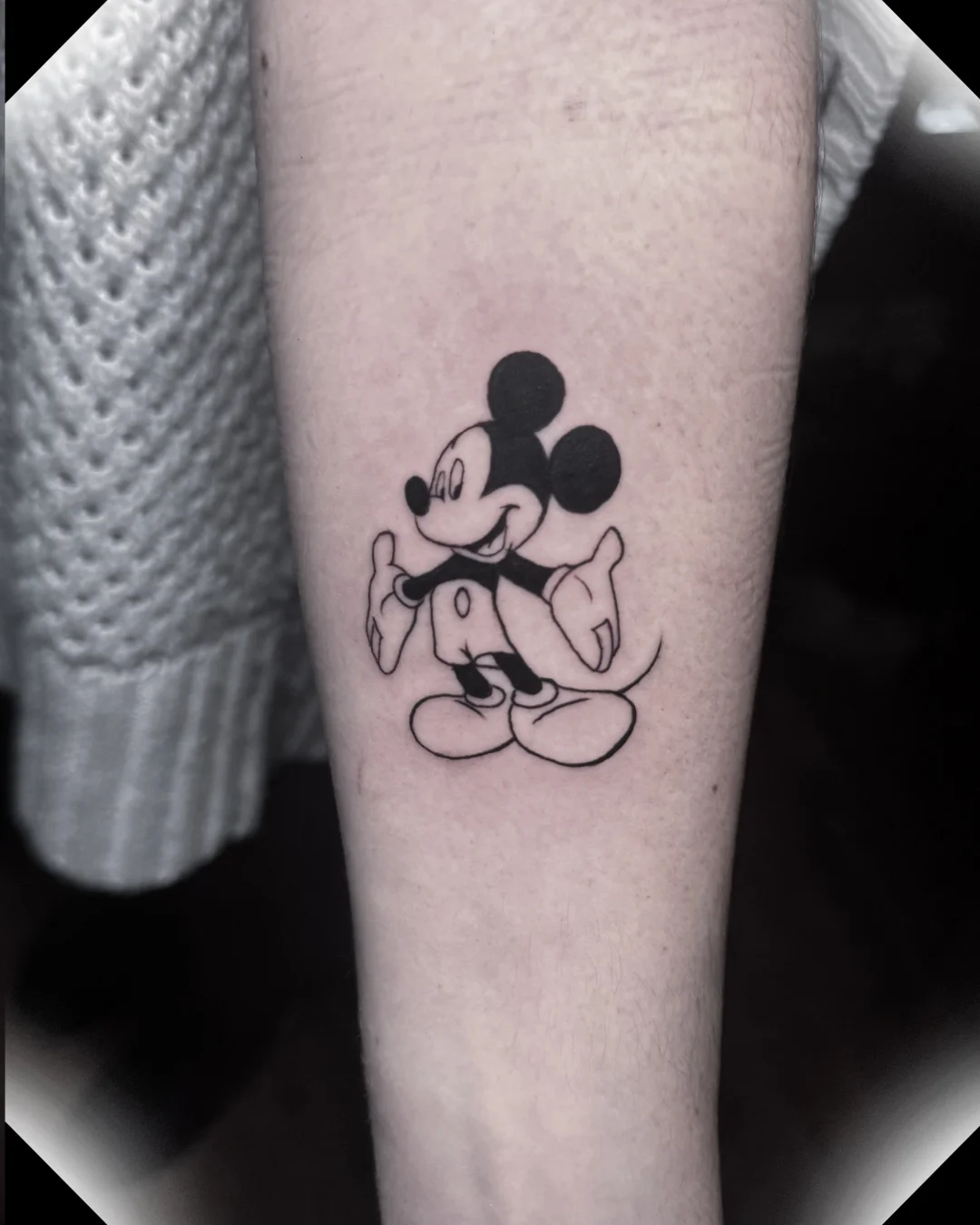 mickey — Lettering Tattoo Bern Solothurn — Berkunst Tattoo Utzenstorf