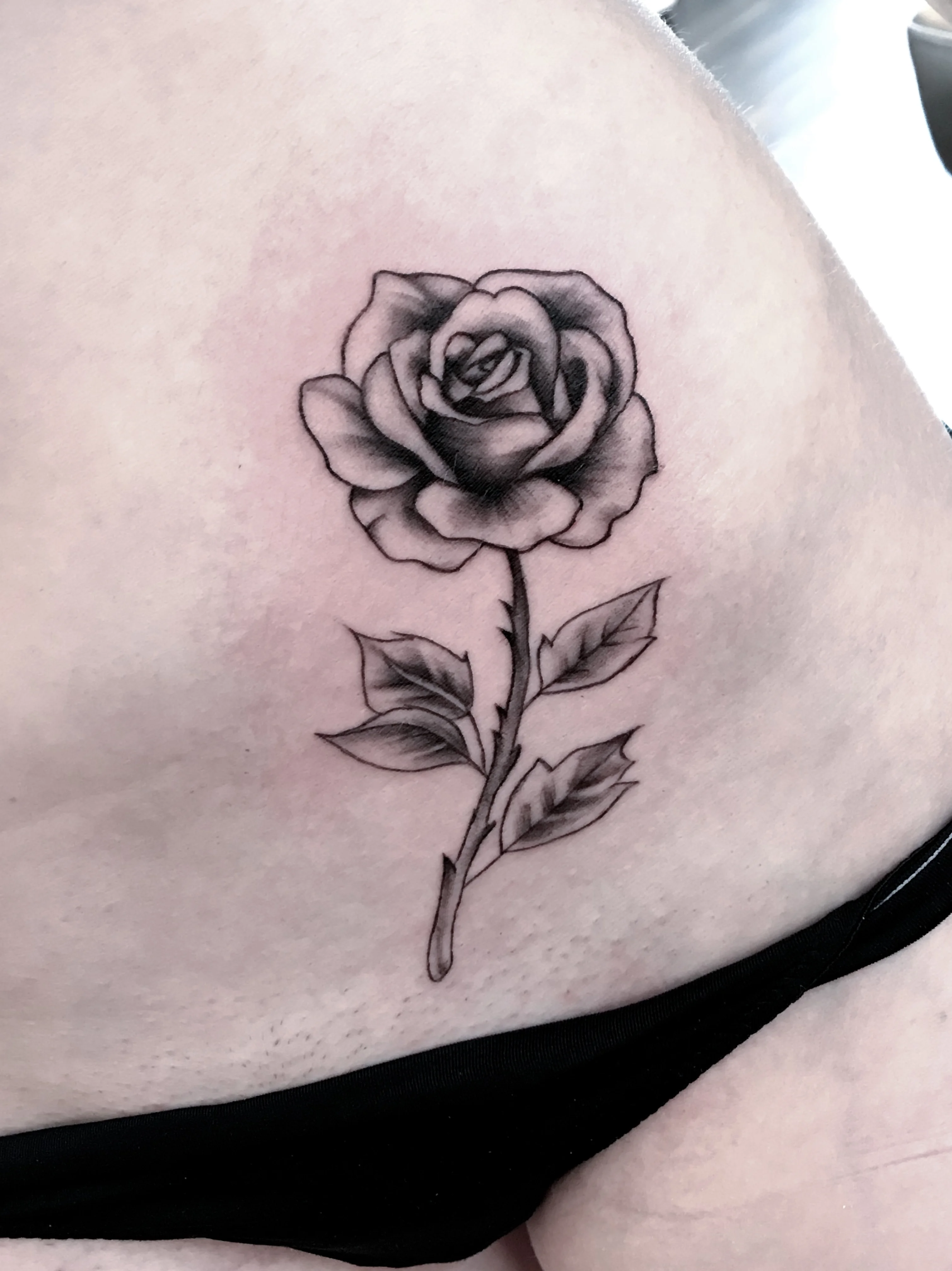 pusci — Floral Tattoo Bern Solothurn — Berkunst Tattoo Utzenstorf