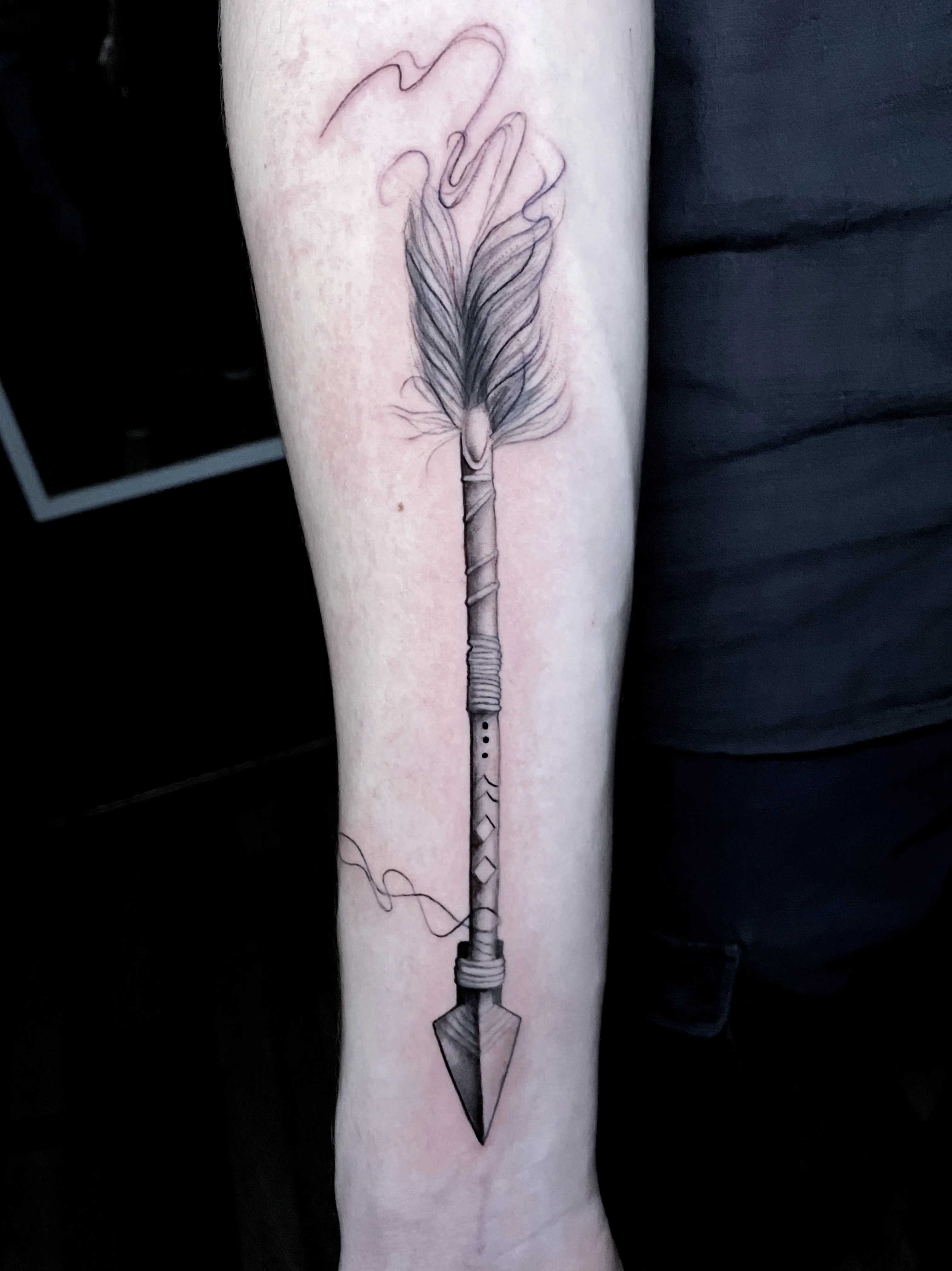 pfeil — Fineline Tattoo Bern Solothurn — Berkunst Tattoo Utzenstorf
