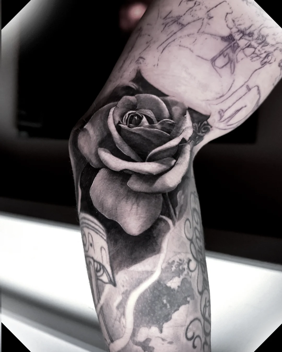 rozi — Realistik Tattoo Bern — Berkunst Tattoo Utzenstorf
