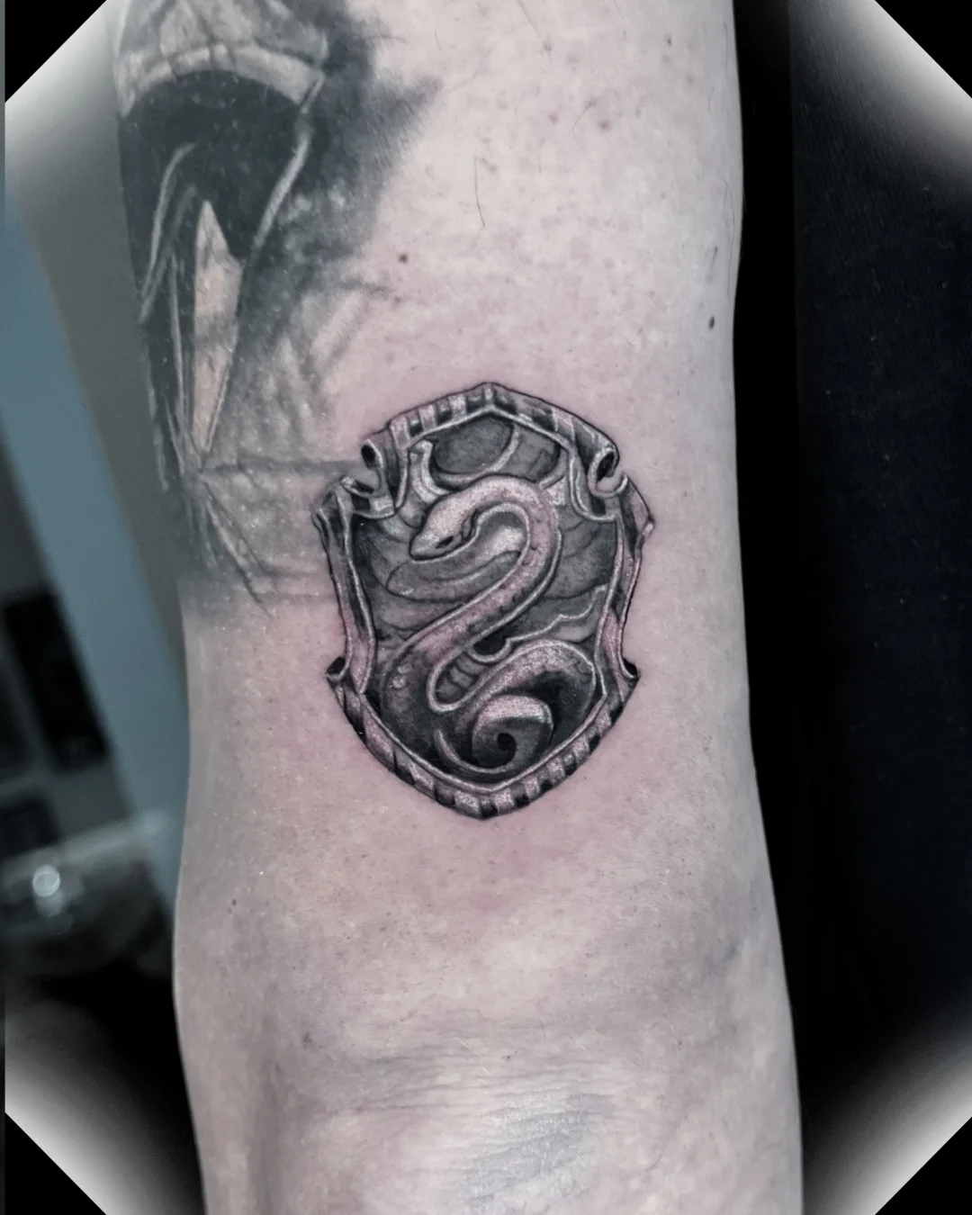 mardeqar — Realistik Tattoo Bern — Berkunst Tattoo Utzenstorf